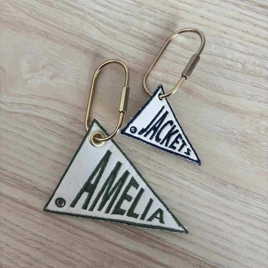 Embroidered pendant name bag tags