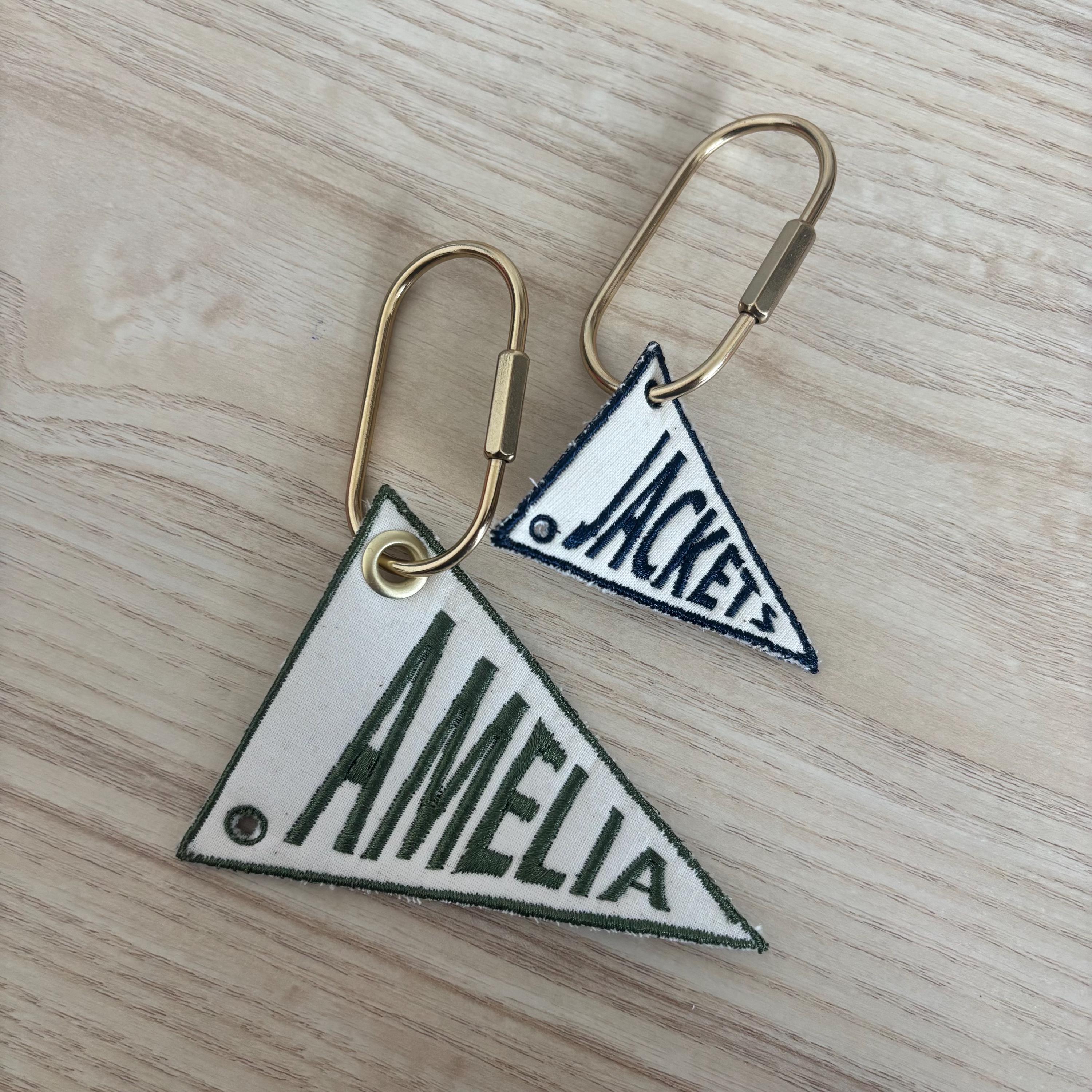 Embroidered pendant name bag tags