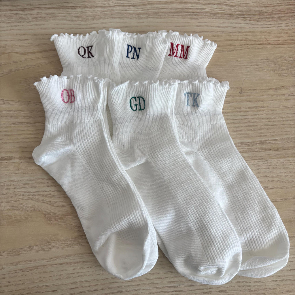 Embroidered initials ruffle ankle socks