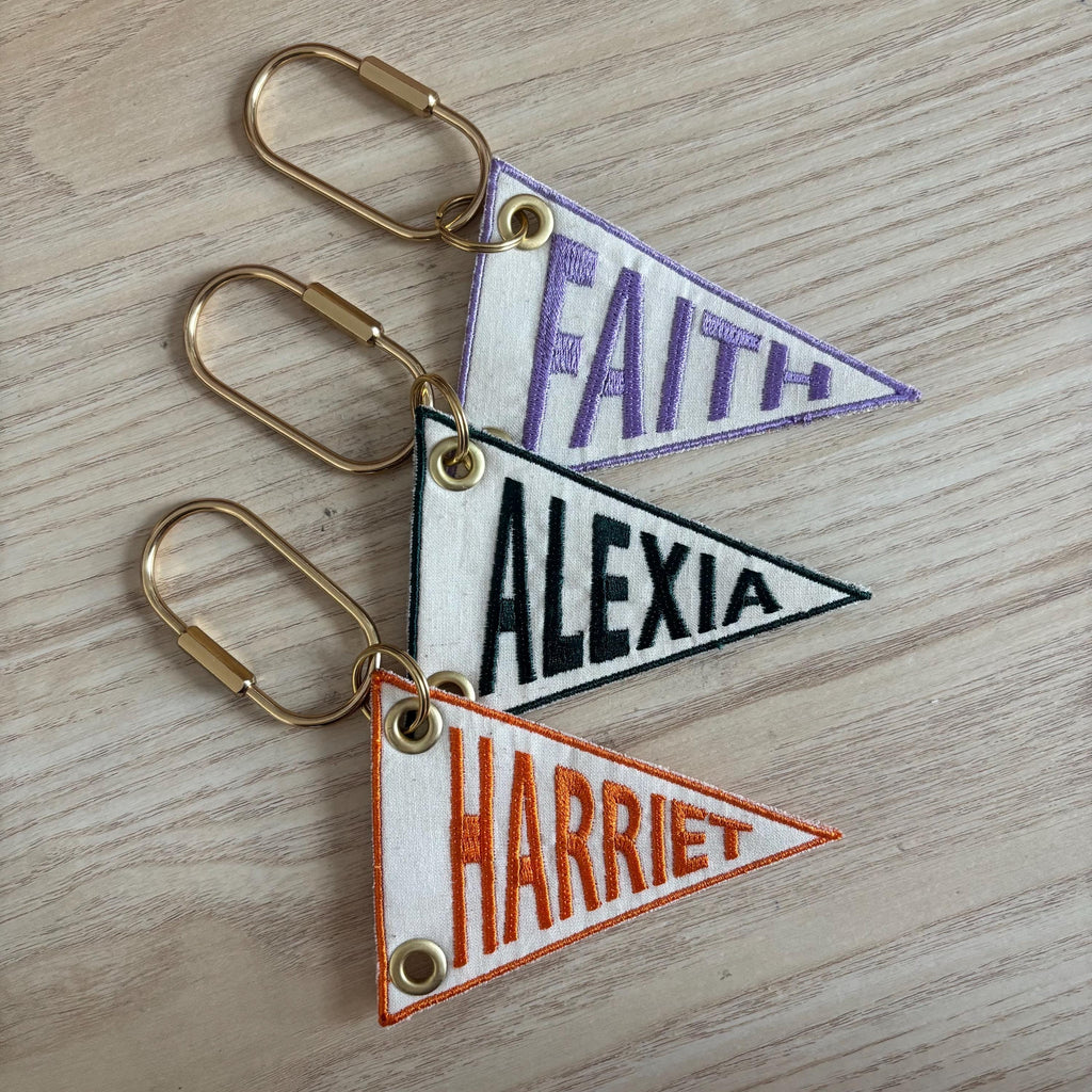 Embroidered pendant name bag tags